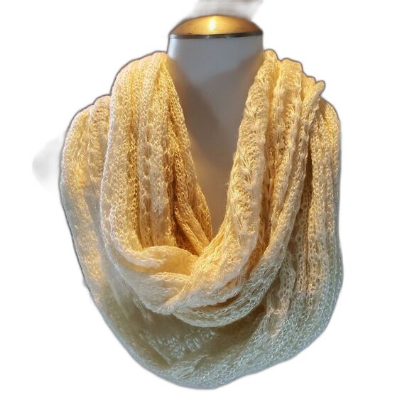 Infinity Scarf Cream Knit Soft Warm Cozy Chunky Unisex Winter Fall Accessory - Picture 1 of 4
